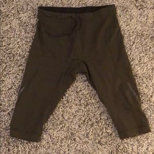 New without tags Lulu Lemon running crop pants